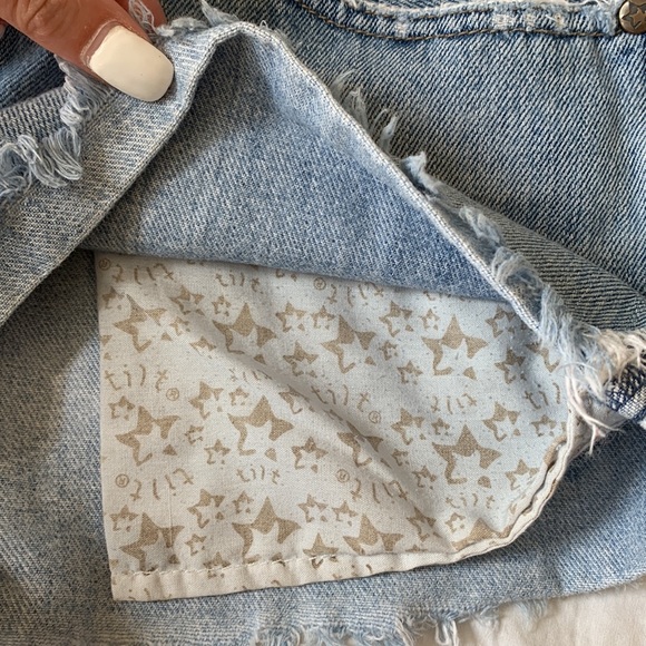 Low waisted Tilt jean shorts - Picture 6 of 6